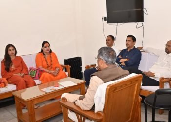 Mahamandaleshwar Mata Rajeshwari Nand Giri met BJP State President Aditya Sahu; various issues were discussed.