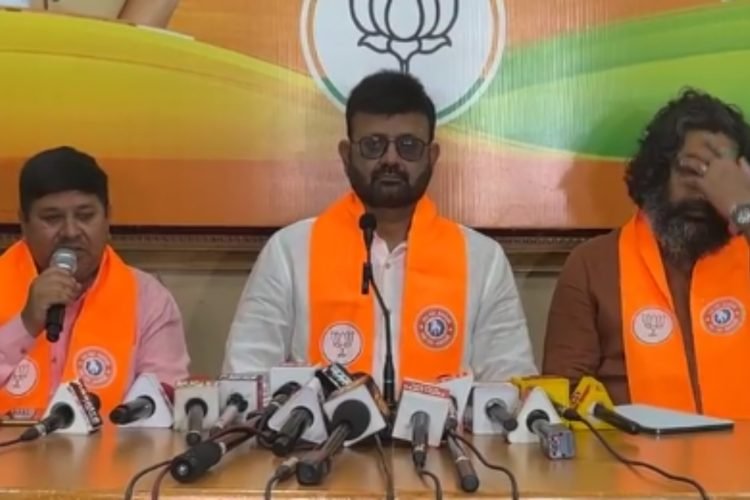 Police raid on the BJP District President's house in Jamtara heats up politics; BJP alleges political vendetta.
