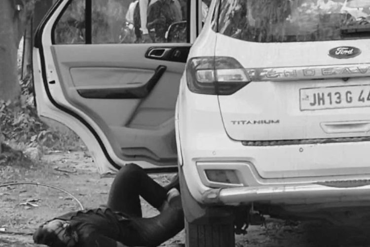 Shot dead in front of the SP's residence in Chatra.