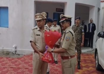Dhanbad: Bokaro Range IG Shailendra Kumar Sinha visited Sindri and instructed station in-charges to ensure better policing and prompt action.