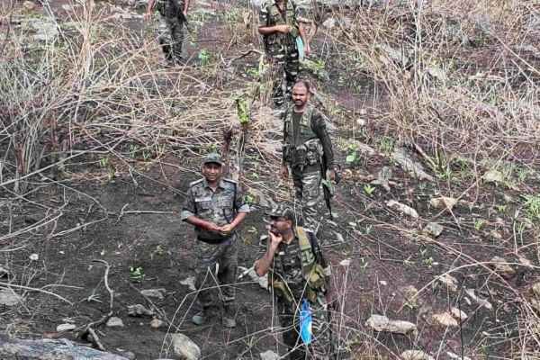 Naxalite attack in Saranda forest of Chaibasa, CRPF assistant commandant and two soldiers injured