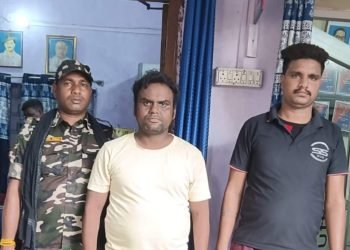 Dhanbad: Rifle robbery from security guard revealed, two including mastermind arrested, weapons recovered