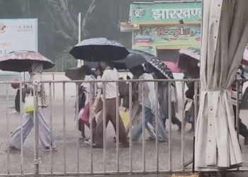 Thousands of villagers marching in protest against RIMS-2 were stopped on the way.