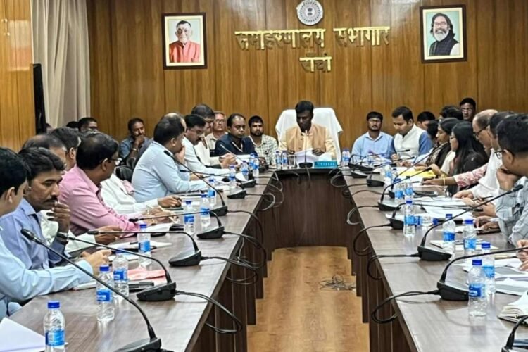 Ranchi DC strict on land matters, employee suspended in Kanke