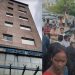 Samford Hospital में हंगामा, मरीज के परिजनों और स्टाफ के बीच मारपीट का वीडियो वायरल 6 Uproar at Samford Hospital; video of a scuffle between a patient's relatives and staff goes viral.