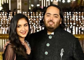 Anant Ambani makes a big announcement before his birthday, donating crores for the conservation of temples in Kerala.