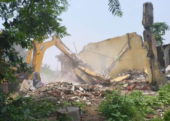 Municipal Corporation takes action from Kanke Dam to Piska More; illegal cattle sheds demolished, anti-encroachment drive intensified.