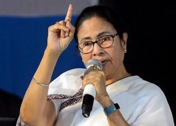 Rebellion intensifies in TMC: Claim made to remove Mamata Banerjee from the post of Chairperson; rebel faction forms a new National Executive Committee.