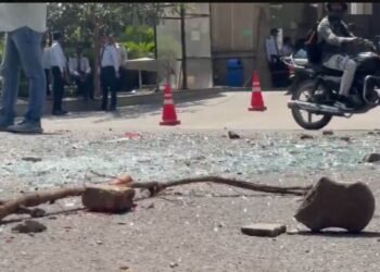 Noida violence: Workers remain unruly despite wage hike, stone pelting and vandalism continue for the second day