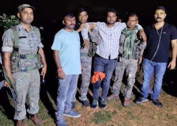 Hazaribagh के केरेडारी थाना क्षेत्र में पुलिस और राहुल दुबे गैंग के बीच मुठभेड़
