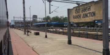 Ranchi Railway Station: Passengers Face Mounting Difficulties Amidst Scorching Heat