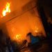 Dhanbad: भीषण अग्निकांड में फल-ड्राईफ्रूट की दुकान समेत 2 दुकानें जलकर राख 7 Dhanbad's Wasseypur Massive fire