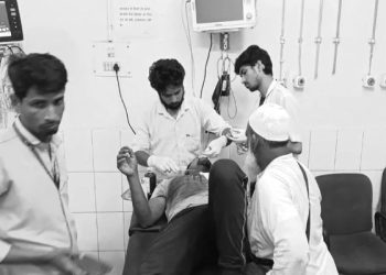 Dhanbad: Youth's throat slit in Baliapur Hatia