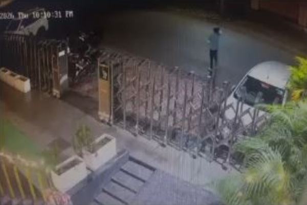 रांची में कोयला कारोबारी संजय करमाली के घर फायरिंग, राहुल दुबे गैंग का नाम आया सामने 1 रांची के कांके प्रेम नगर में कोयला कारोबारी संजय करमाली के घर फायरिंग