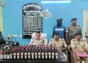 Jharkhand News: Major Action by Dhanbad Police—Illicit English Liquor, Hidden Under Auto-Rickshaw Seats and Being Smuggled to Bihar, Seized