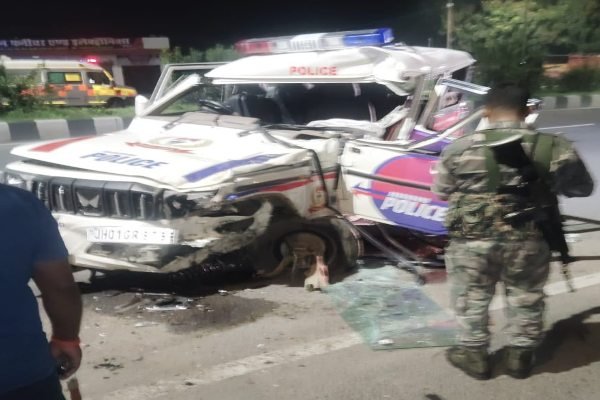 Dhanbad barwaadda hazaribagh police road accident