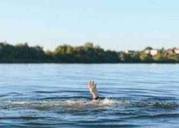 Report of a man drowning in the pond at Kokar Distillery Park.