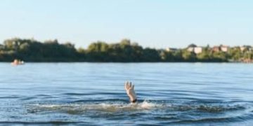 Breaking News: कोकर डिस्टलरी पार्क के तालाब में डूबने से व्यक्ति की मौत की सुचना 12 Report of a man drowning in the pond at Kokar Distillery Park.