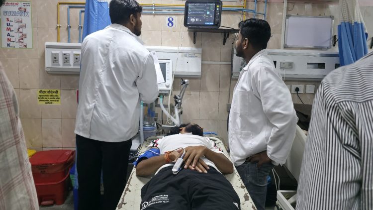 देवेंद्र नाथ महतो की तबीयत बिगड़ी, सदर अस्पताल में भर्ती 1 Devendra Nath Mahto's health deteriorates; admitted to Sadar Hospital.