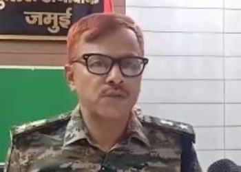 Jamui में नाबालिग से छेड़खानी का वीडियो वायरल होने के बाद पुलिस सख्त, 120 सोशल मीडिया प्रोफाइल पर FIR 11 Police crack down in Jamui after video of the molestation of a minor goes viral; FIRs registered against 120 social media profiles.