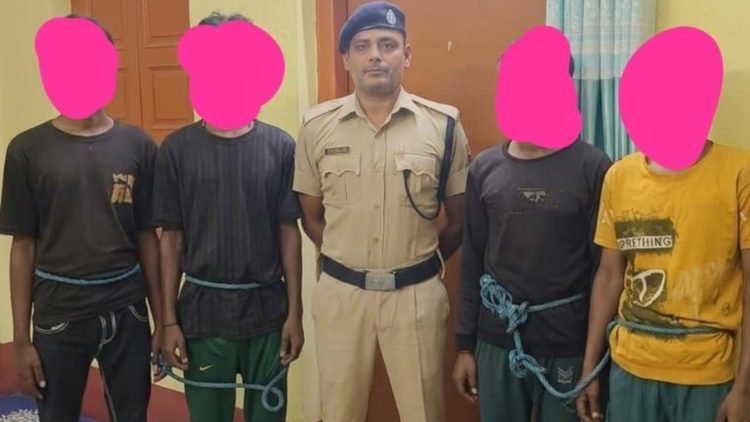 बर्नपुर कारखाना परिसर में चोरी की कोशिश नाकाम, RPF के हत्थे चढ़े चार आरोपी 1 Attempted theft at Burnpur plant premises foiled; four accused nabbed by RPF.