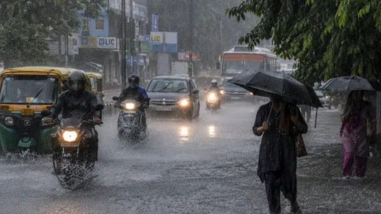 Heavy Rain Alert: इस राज्य में बारिश ने बढ़ाई टेंशन! 10 जिलों में स्कूल-कॉलेज बंद, जानें पूरा अपडेट 1 Heavy Rain Alert: Rain causes concern in this state! Schools and colleges closed in 10 districts; get the full update.