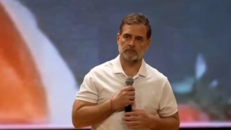Rahul Gandhi ने 2023 के चुनाव आयुक्त कानून के दो प्रावधानों पर उठाए सवाल 1 Rahul raised questions about two provisions of the 2023 Election Commissioner Act.