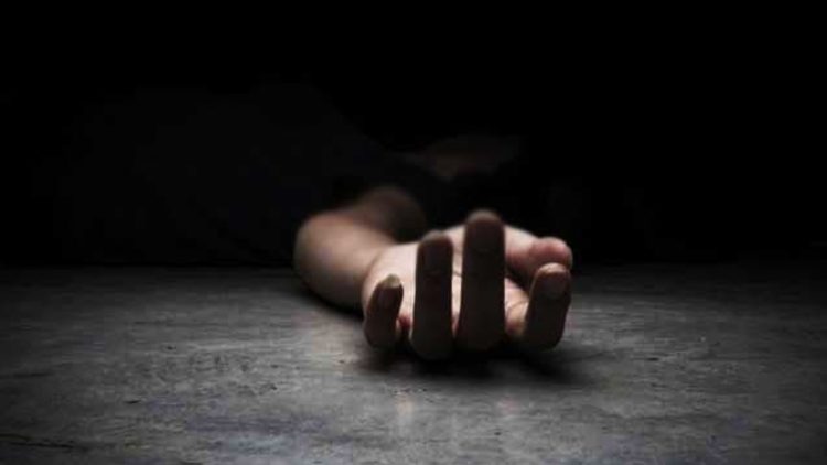 खूंटी में बोरे में बंद मिला अज्ञात युवती का शव, दूसरे स्थान पर हत्या की आशंका 1 Body of unidentified young woman found in a sack in Khunti; murder suspected to have taken place elsewhere.