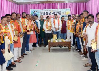 An initiative by Khabar Mantra: Ranchi's Durga Puja committees honored; open discussion held on city issues as well.
