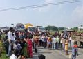 50–60 people jumped into the river upon seeing the police; two drowned in the Punpun River.