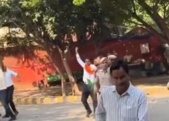 Police take action against CJP leaders in Delhi again; Saurav Das and Ashutosh Ranka detained.