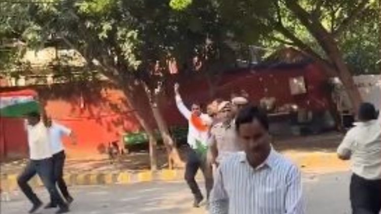 Police take action against CJP leaders in Delhi again; Saurav Das and Ashutosh Ranka detained.