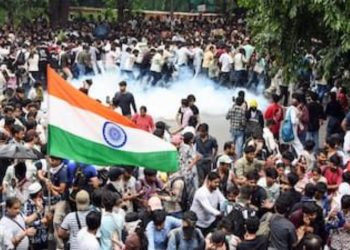 Centre tenders unconditional apology to Supreme Court over internet shutdown in Delhi; also responds regarding metro restrictions.