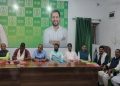 झारखंड राजद के नेता और कार्यकर्ता 1 नवंबर को दिल्ली के रामलीला मैदान में प्रदर्शन की तैयारी करते हुए