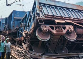 Palamu 16 wagons of a coal-laden train overturned 10 trains including the Rajdhani were diverted