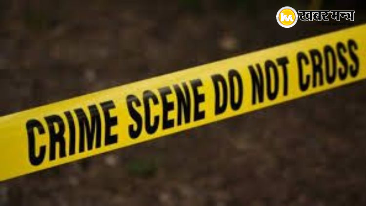 Classes were underway at the school when a man entered carrying a saw… and attacked two female students.