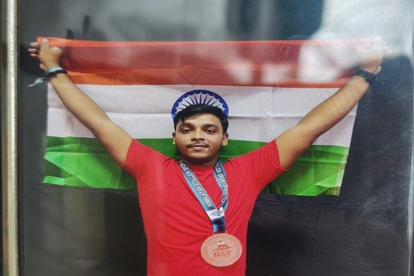 Jharkhand News: Scolded for Returning Home Late on Ram Navami, Youth Commits Suicide by Hanging