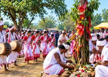 मुड़मा जतरा मेला 2026 में शक्ति खूंटा की पूजा और आदिवासी संस्कृति