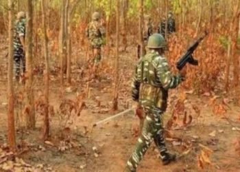 Big Breaking: 25 Naxals from Jharkhand's Saranda to surrender within 24 hours.