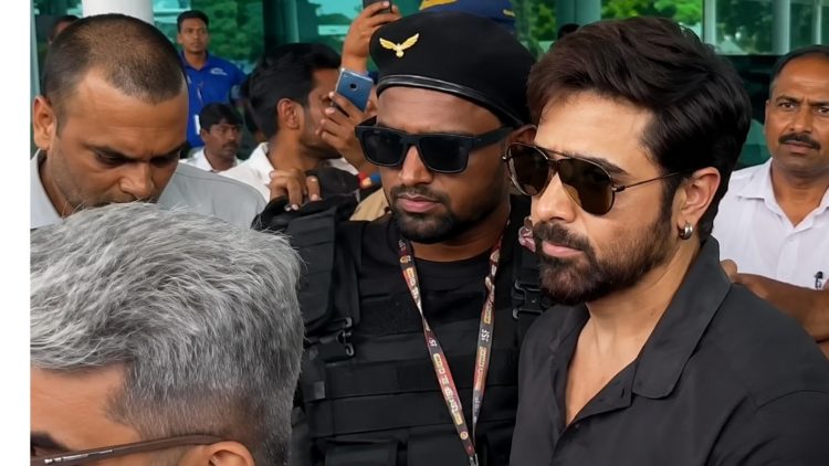 Emraan Hashmi arrived in Ranchi for the first time; a massive crowd of fans gave him a rousing welcome.