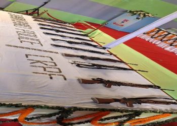 jharkhand 16 top Maoists surrender at Police Headquarters