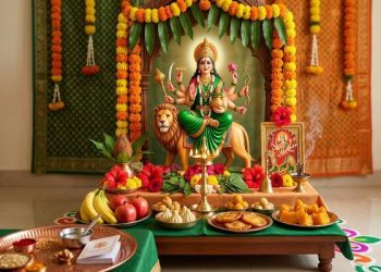 नवरात्रि के चौथे दिन मां कूष्मांडा की पूजा करते भक्त, देवी की प्रतिमा और पूजा सामग्री