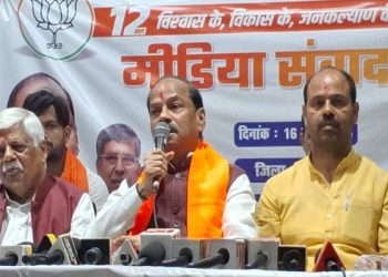 Raghubar das attacks congress over jharkhand bhasha vivad