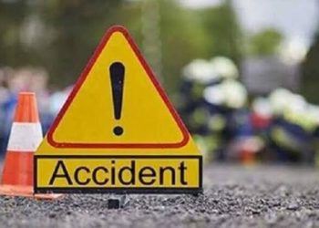 Koderma Valley Violent collision between a bus and a truck