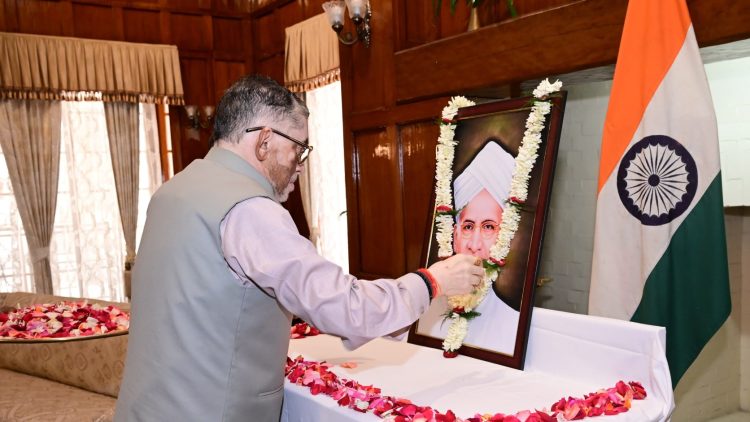 On Teachers' Day, Governor Santosh Kumar Gangwar paid tribute to Dr. Radhakrishnan and extended his best wishes to teachers.