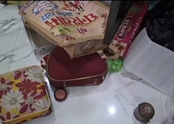 A major theft occurred at a vacant house in Govindpur, with property worth 10 lakhs stolen; police investigating.