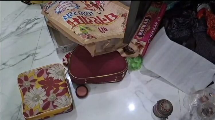 A major theft occurred at a vacant house in Govindpur, with property worth 10 lakhs stolen; police investigating.