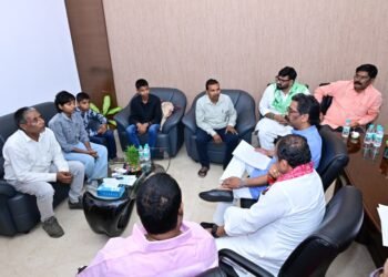 CM Hemant Soren meets family members of air ambulance crash victims, assures them of jobs and compensation