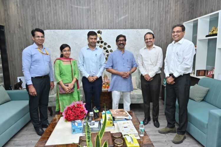 South Eastern Railway GM meets Chief Minister Hemant Soren, discusses expansion of rail services in Jharkhand
