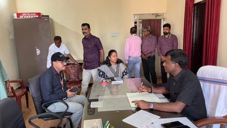 Ranchi DC Manjunath Bhajantri conducts surprise inspection, inspects arrangements at Nagari office, police station and health centre